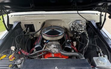 Chevrolet-C10-1964-vanilla-black-1