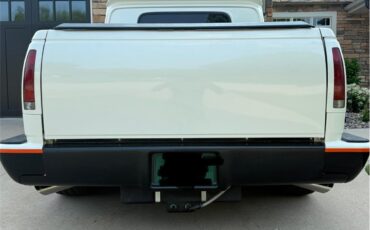 Chevrolet-C10-1964-vanilla-black-3