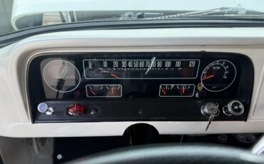 Chevrolet-C10-1964-vanilla-black-9