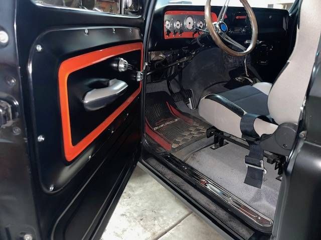 Chevrolet-C10-1966-Black-2