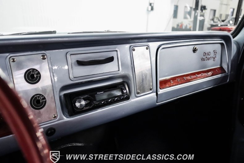 Chevrolet-C10-1966-Blue-Red-43