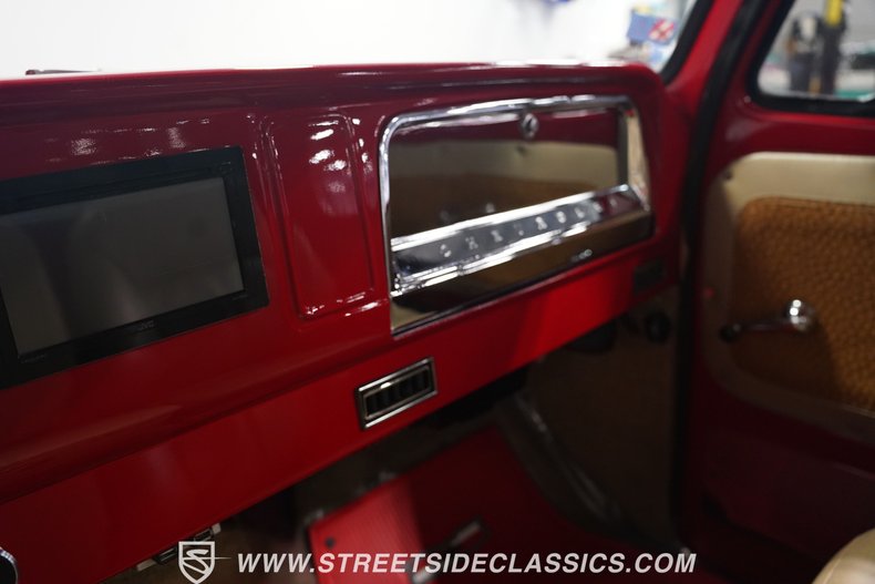 Chevrolet-C10-1966-Red-Hot-Tan-7