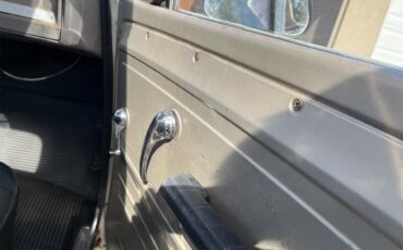 Chevrolet-C10-1966-White-Grey-15