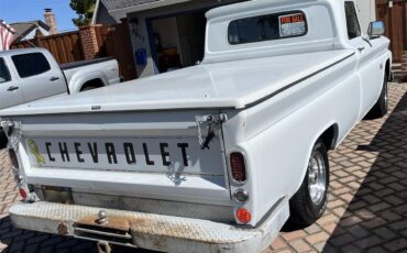 Chevrolet-C10-1966-White-Grey-18