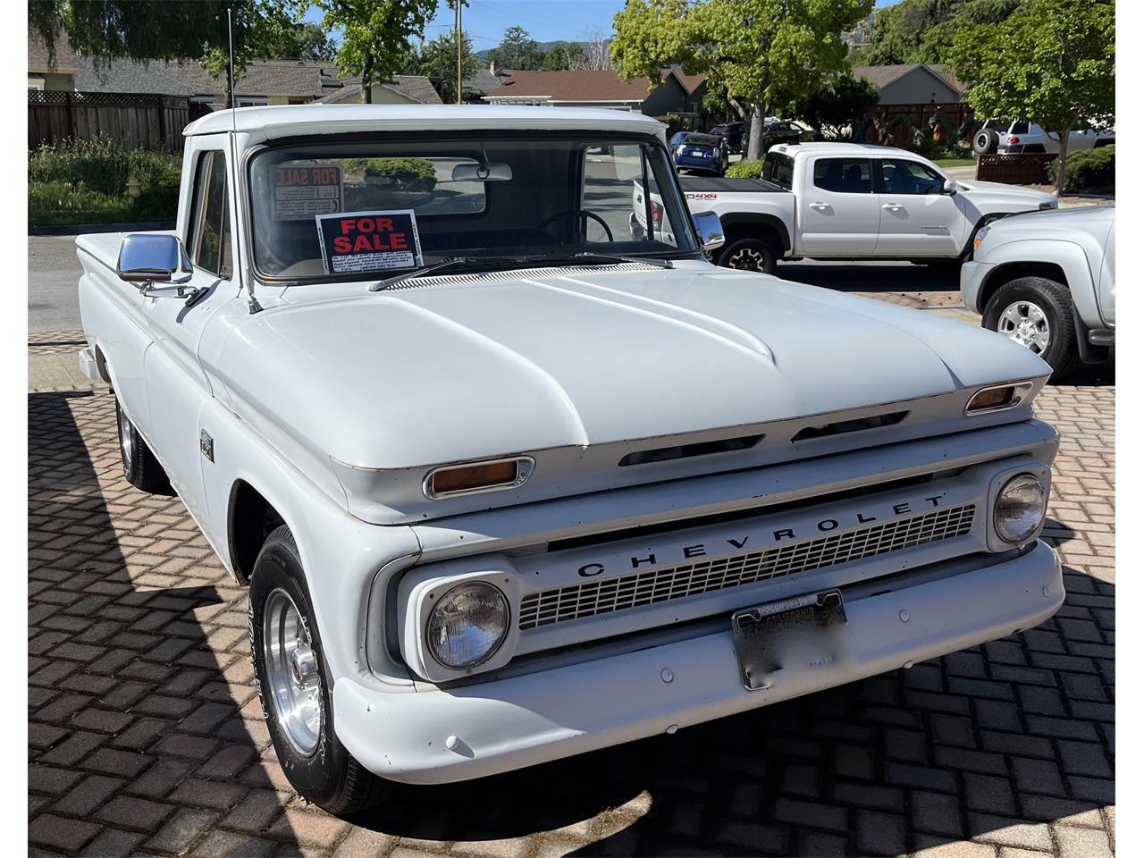 Chevrolet-C10-1966-White-Grey-2
