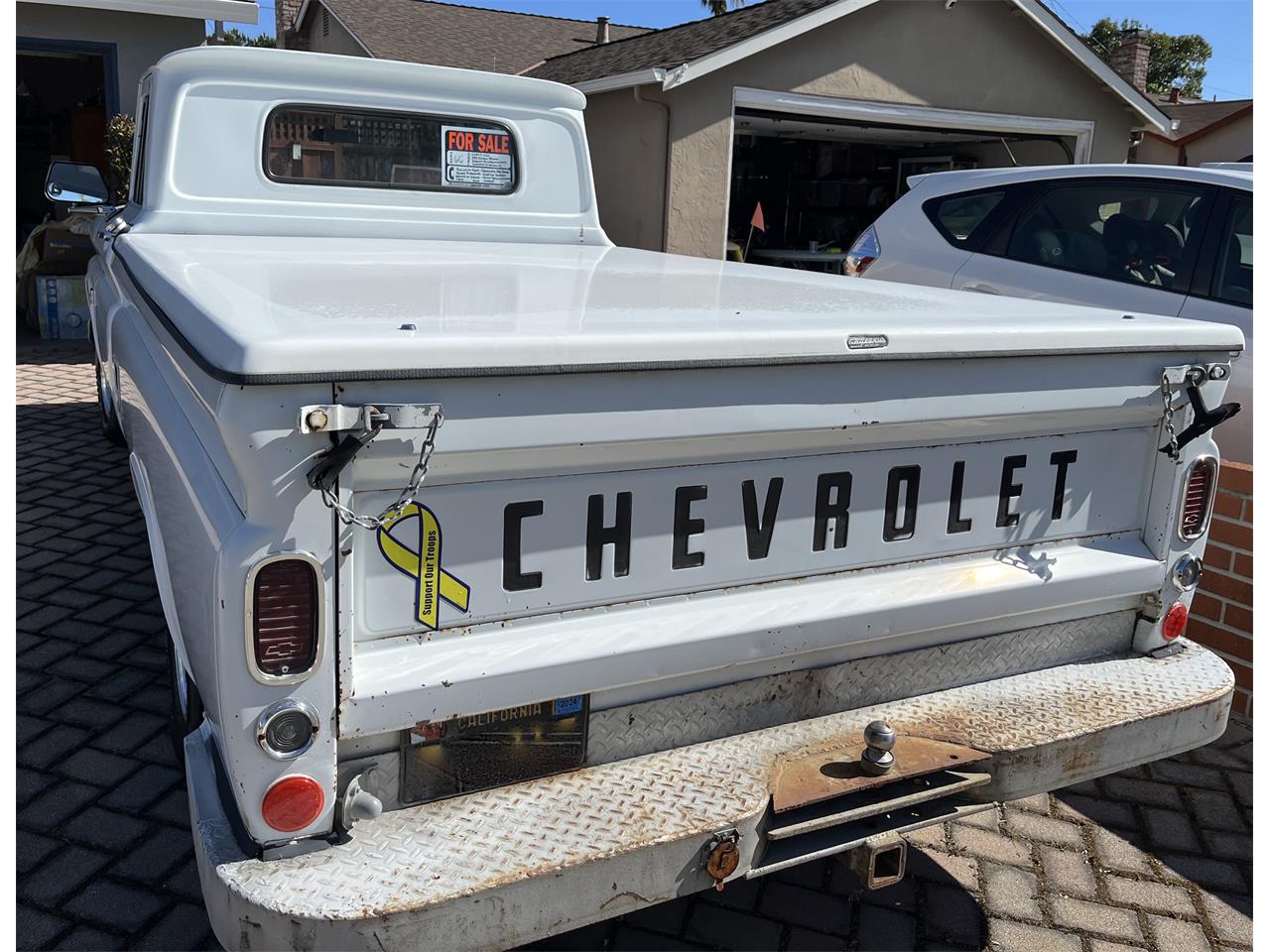 Chevrolet-C10-1966-White-Grey-20