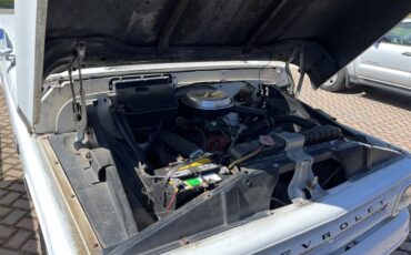 Chevrolet-C10-1966-White-Grey-27