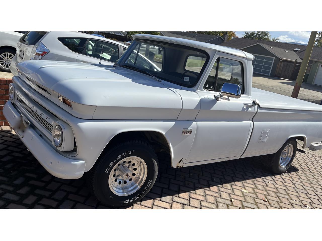 Chevrolet-C10-1966-White-Grey-7