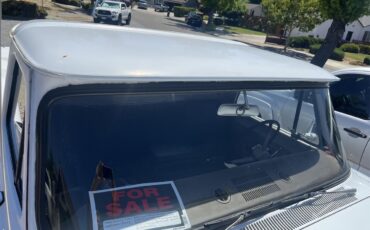Chevrolet-C10-1966-White-Grey-8