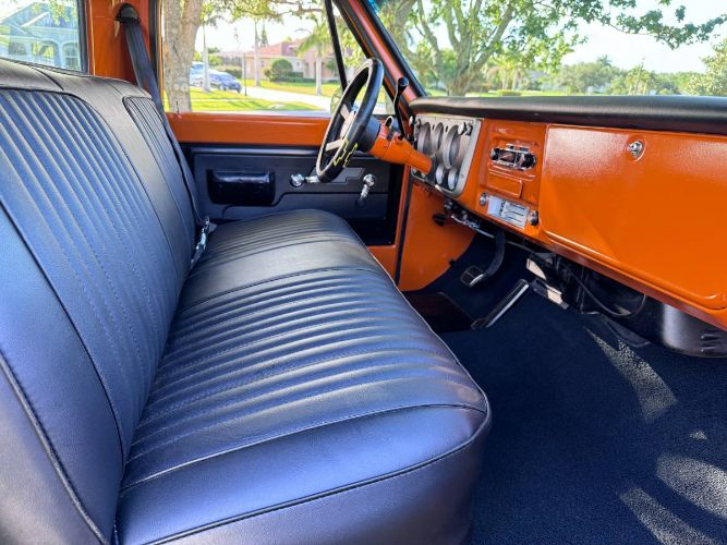 Chevrolet-C10-1967-Custom-13