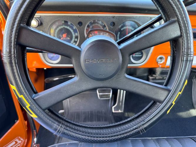 Chevrolet-C10-1967-Custom-14