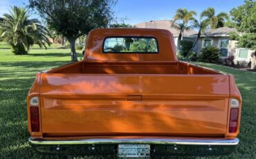 Chevrolet-C10-1967-Custom-16