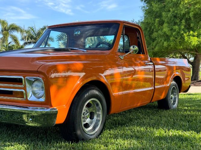 Chevrolet-C10-1967-Custom-17