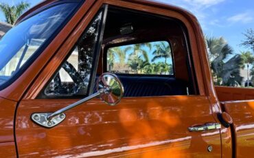 Chevrolet-C10-1967-Custom-18