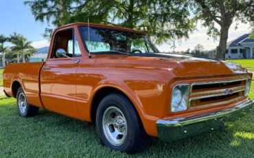 Chevrolet-C10-1967-Custom
