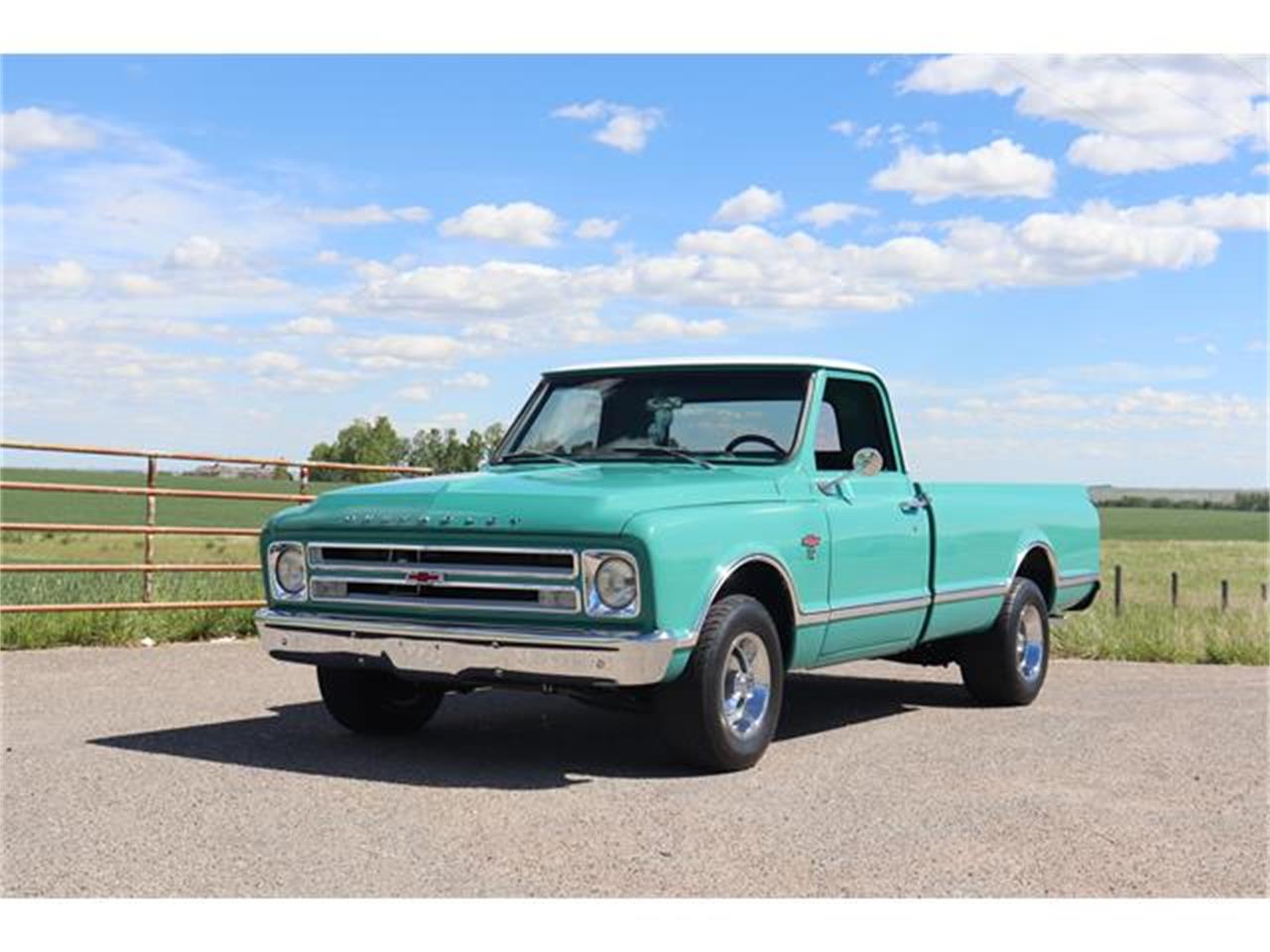 Chevrolet-C10-1967-Light-Green-Black-Light-Green