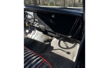 Chevrolet-C10-1968-Black-Black-and-Red-13