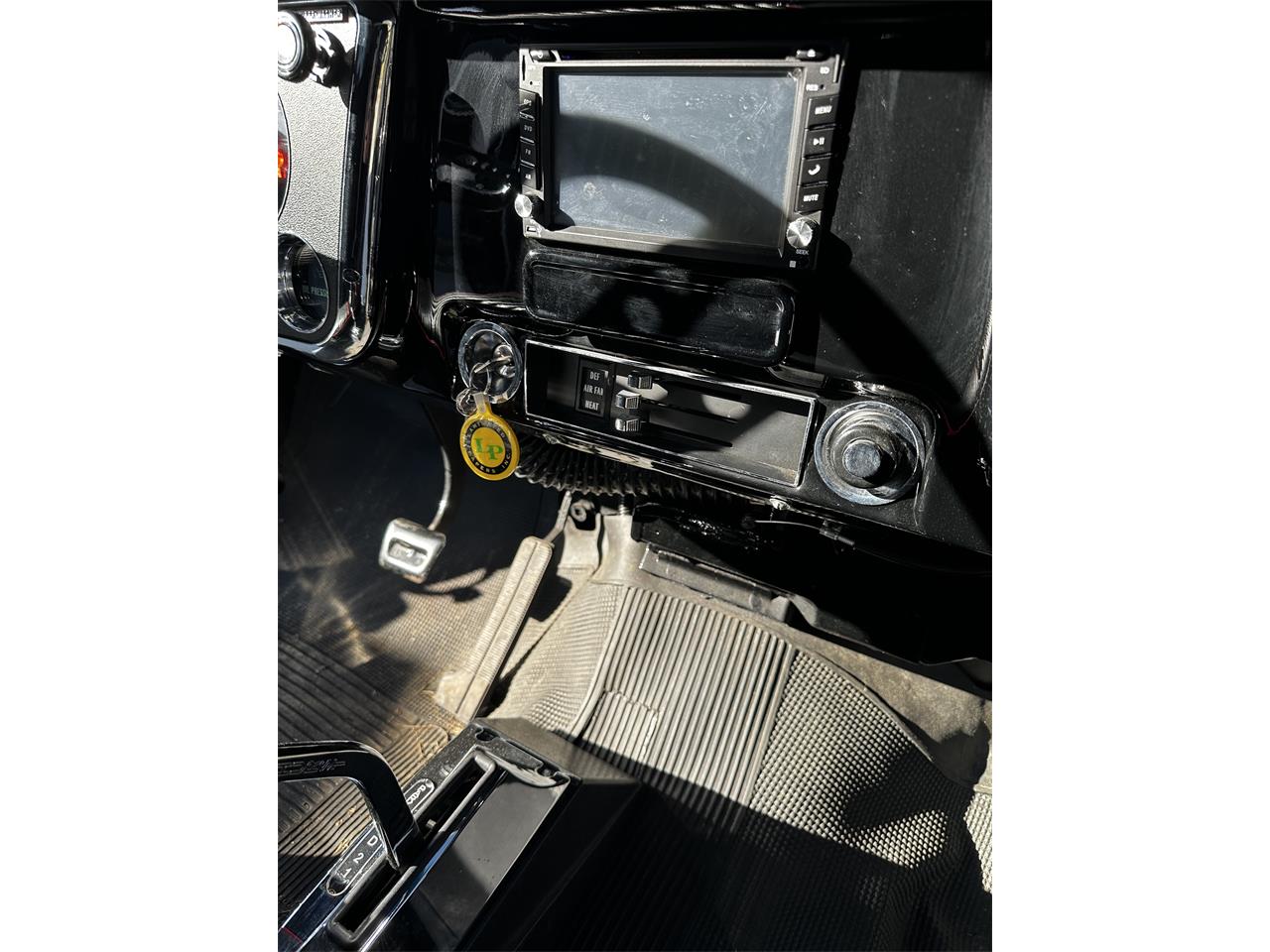 Chevrolet-C10-1968-Black-Black-and-Red-14