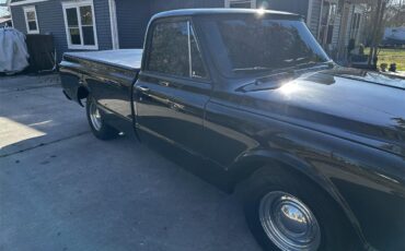 Chevrolet-C10-1968-Black-Black-and-Red-3