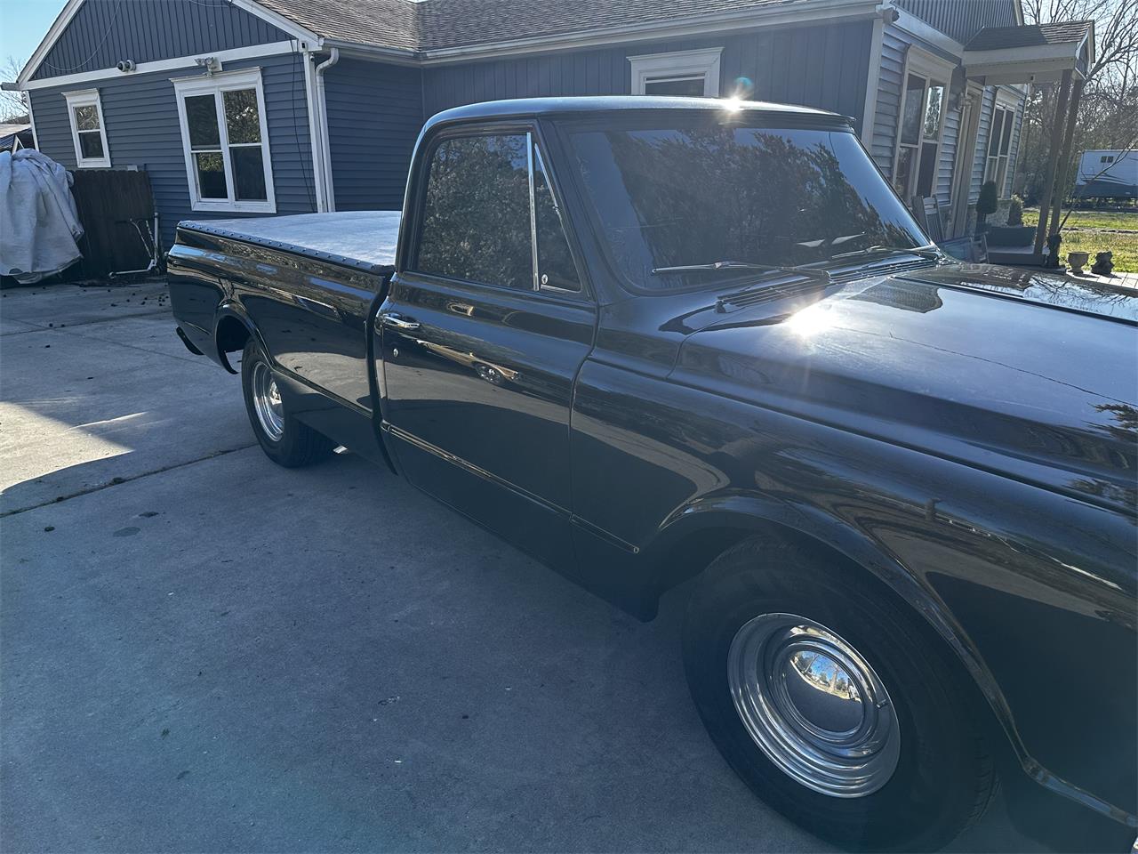 Chevrolet-C10-1968-Black-Black-and-Red-3