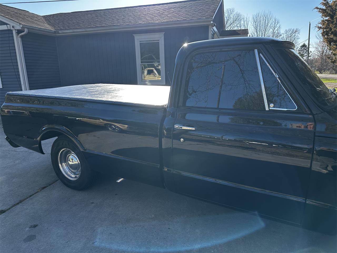 Chevrolet-C10-1968-Black-Black-and-Red-4