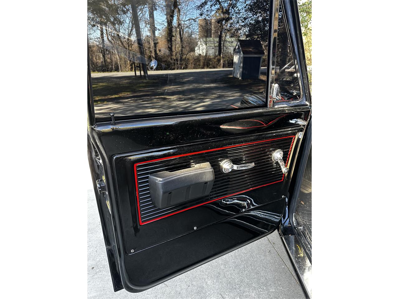 Chevrolet-C10-1968-Black-Black-and-Red-8
