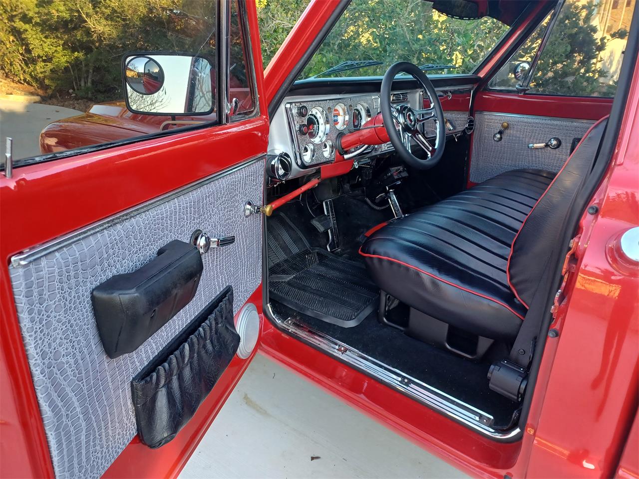 Chevrolet-C10-1968-Caldera-Red-Red-black-silver-10