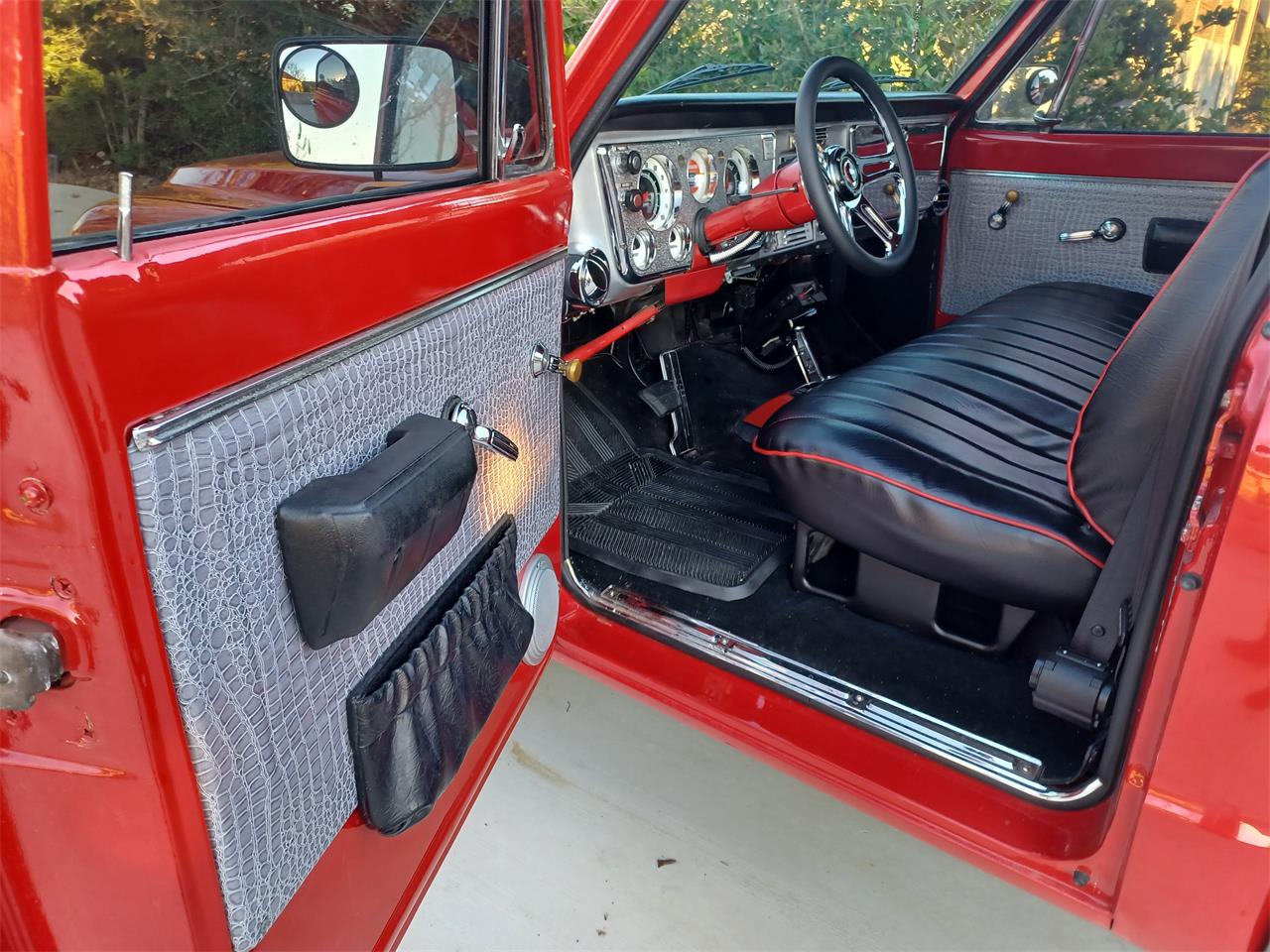 Chevrolet-C10-1968-Caldera-Red-Red-black-silver-11