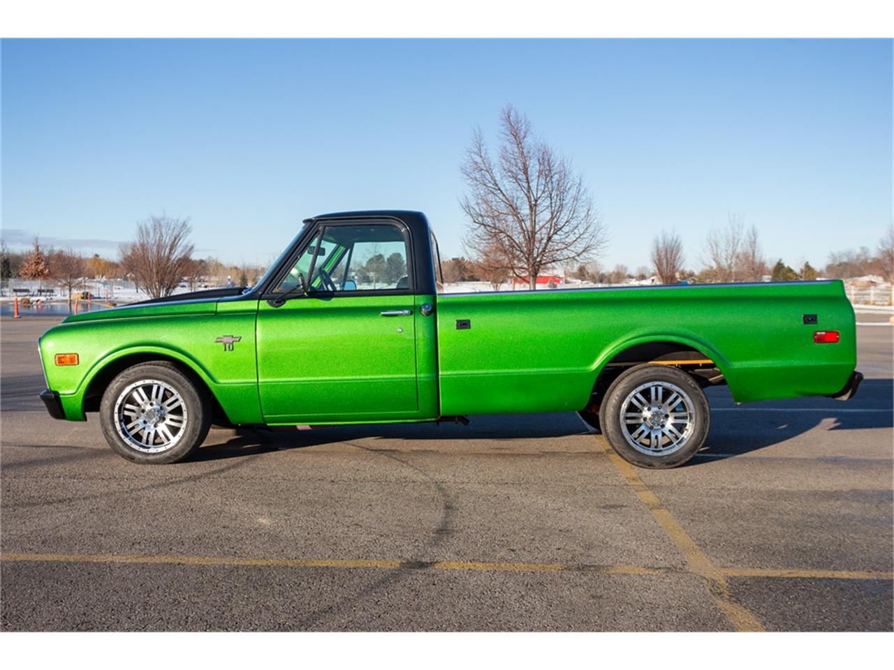 Chevrolet-C10-1968-Forest-Moss-Green-Black-and-Green-13