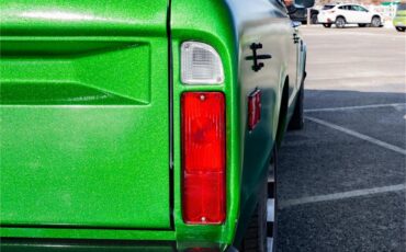 Chevrolet-C10-1968-Forest-Moss-Green-Black-and-Green-19
