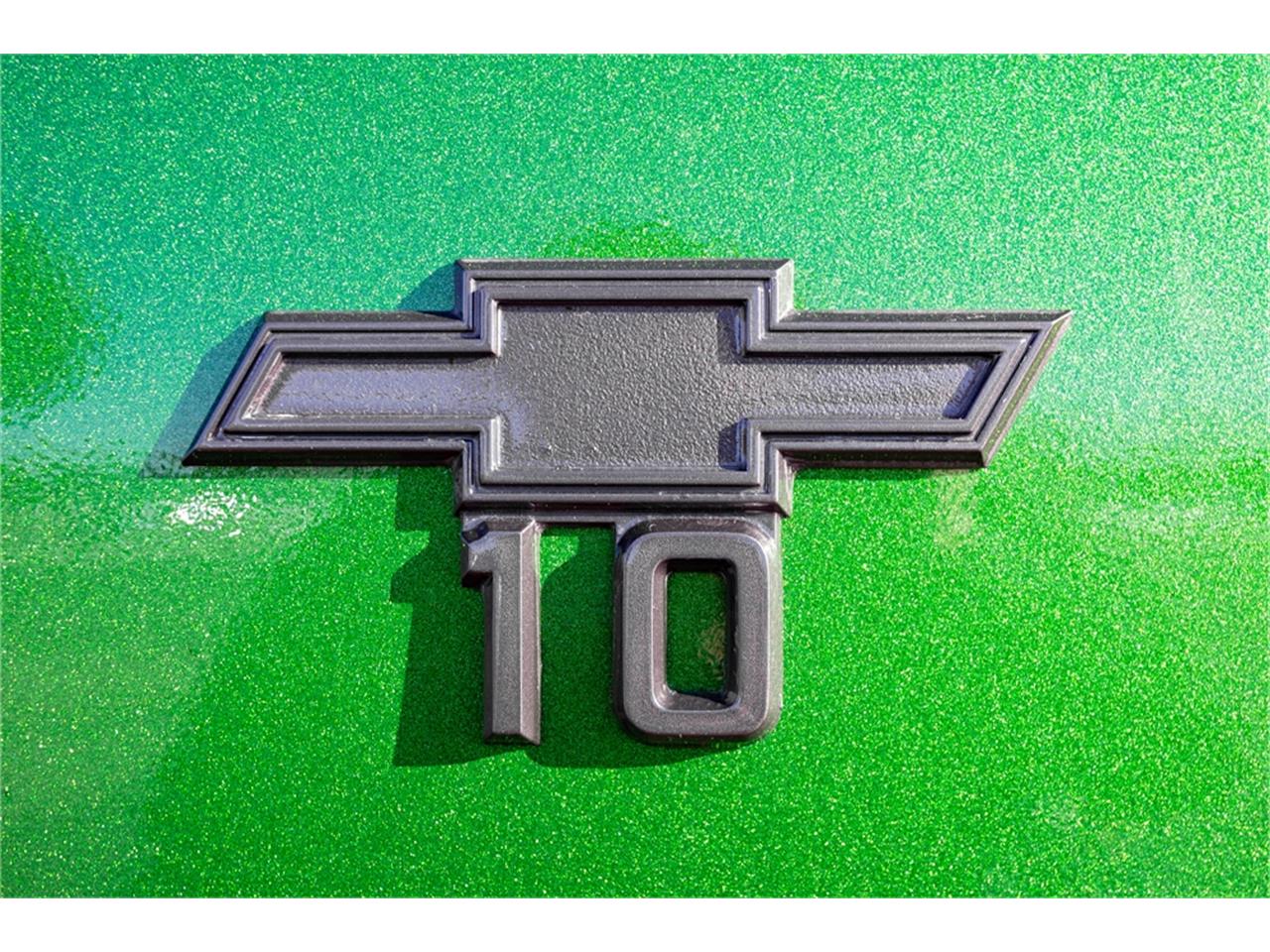 Chevrolet-C10-1968-Forest-Moss-Green-Black-and-Green-21