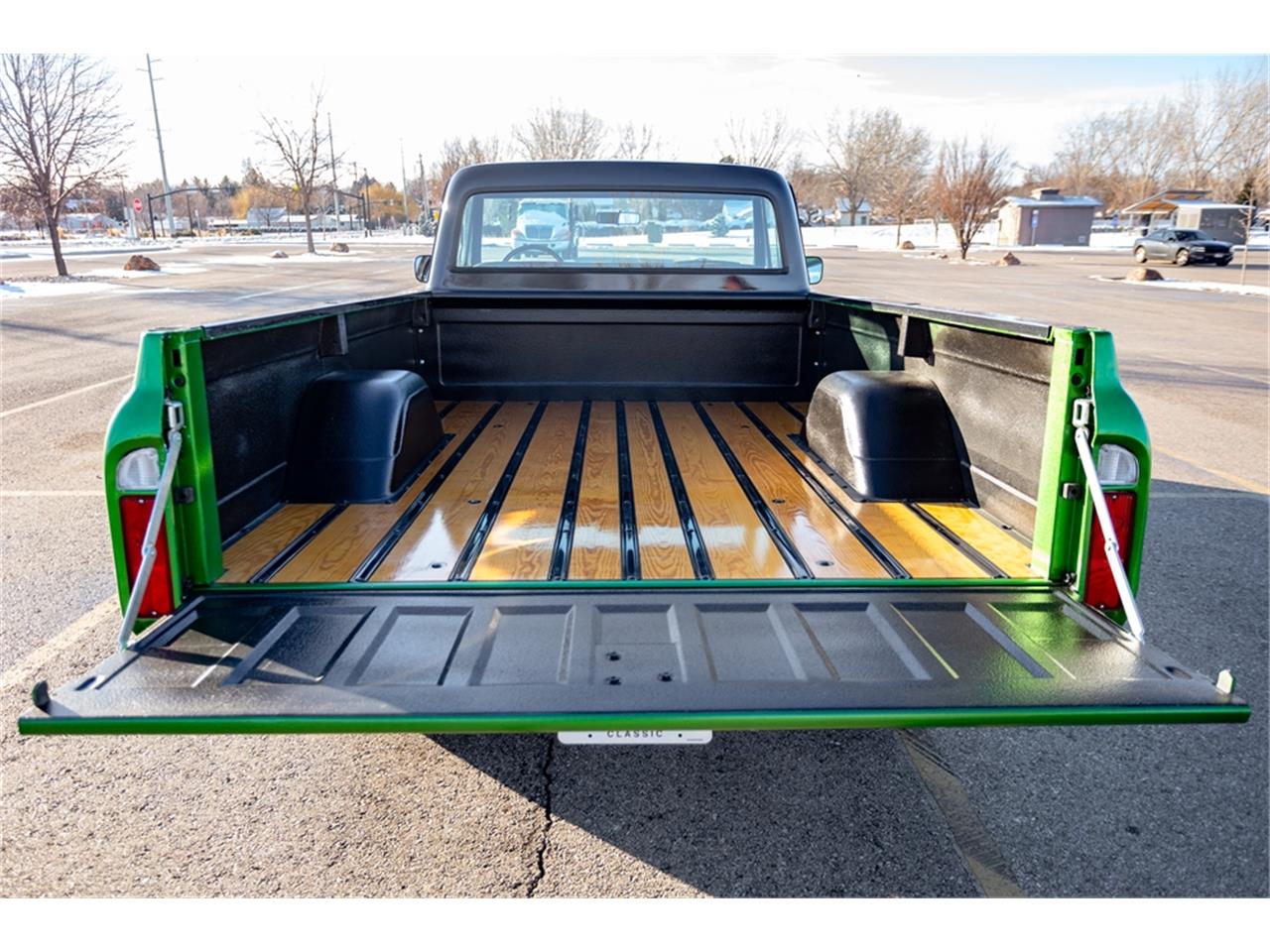 Chevrolet-C10-1968-Forest-Moss-Green-Black-and-Green-23