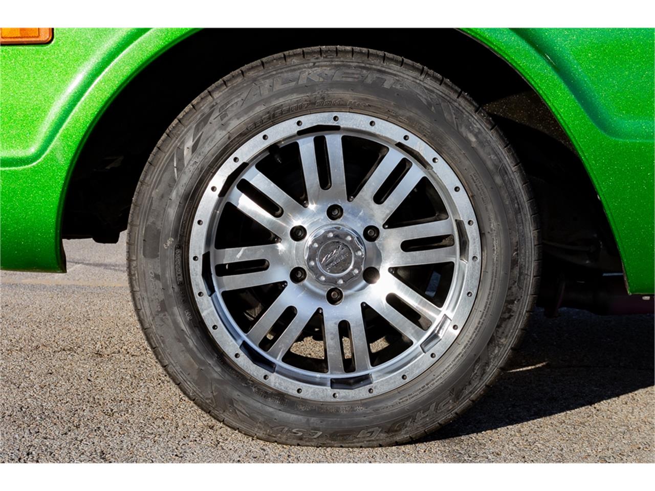 Chevrolet-C10-1968-Forest-Moss-Green-Black-and-Green-26