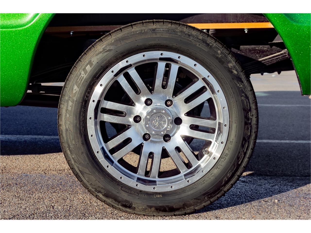 Chevrolet-C10-1968-Forest-Moss-Green-Black-and-Green-28