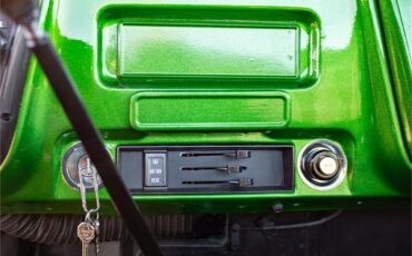 Chevrolet-C10-1968-Forest-Moss-Green-Black-and-Green-36