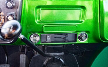 Chevrolet-C10-1968-Forest-Moss-Green-Black-and-Green-37