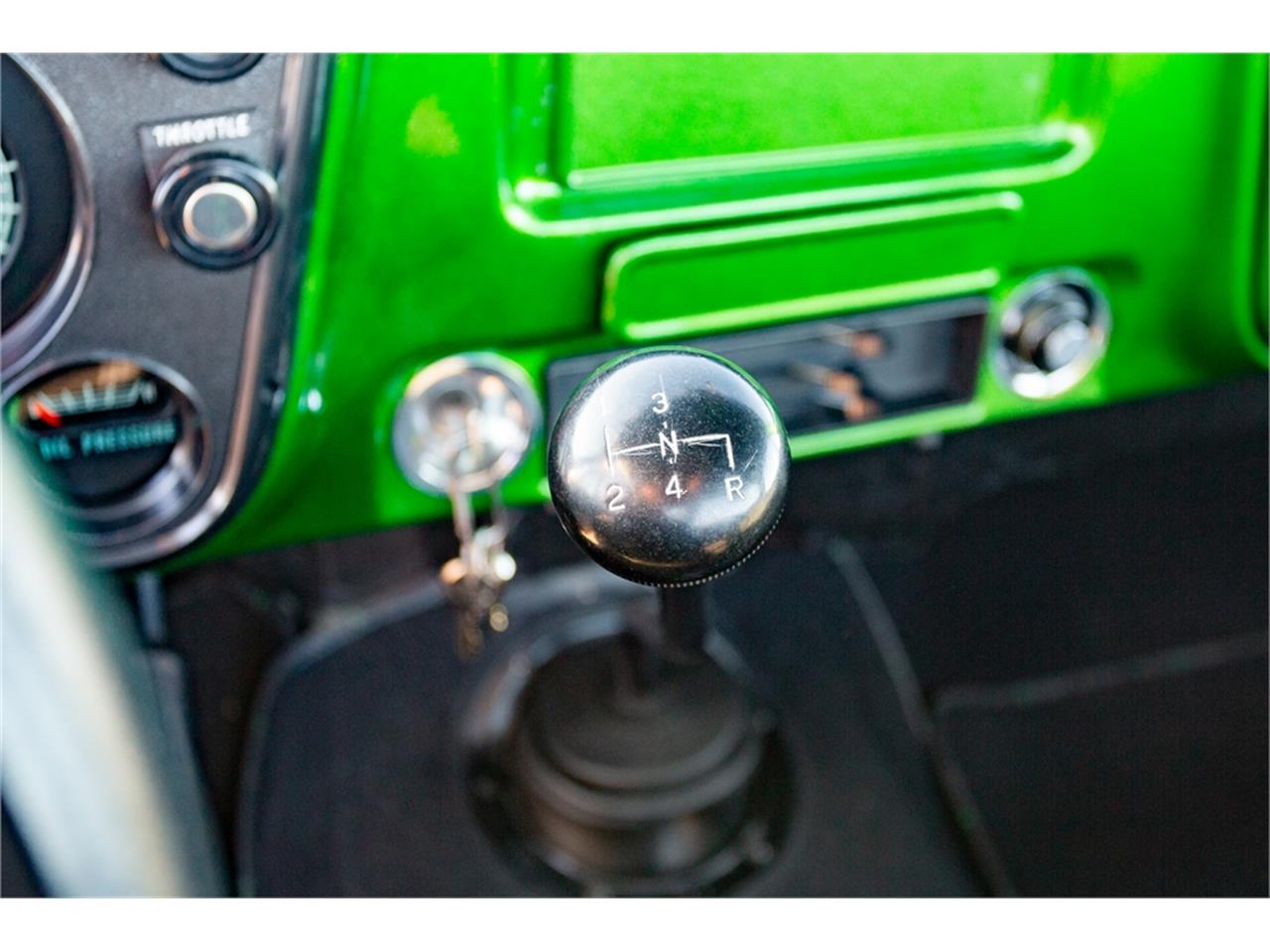 Chevrolet-C10-1968-Forest-Moss-Green-Black-and-Green-38