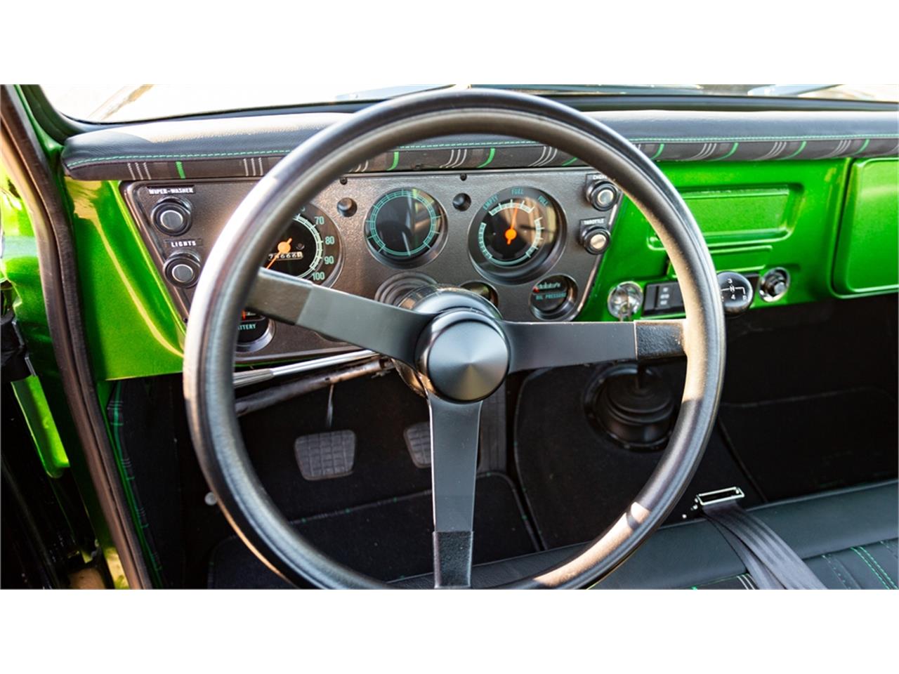 Chevrolet-C10-1968-Forest-Moss-Green-Black-and-Green-42