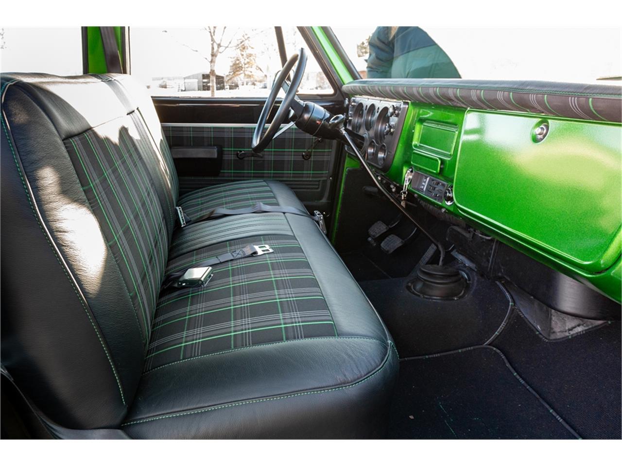 Chevrolet-C10-1968-Forest-Moss-Green-Black-and-Green-47