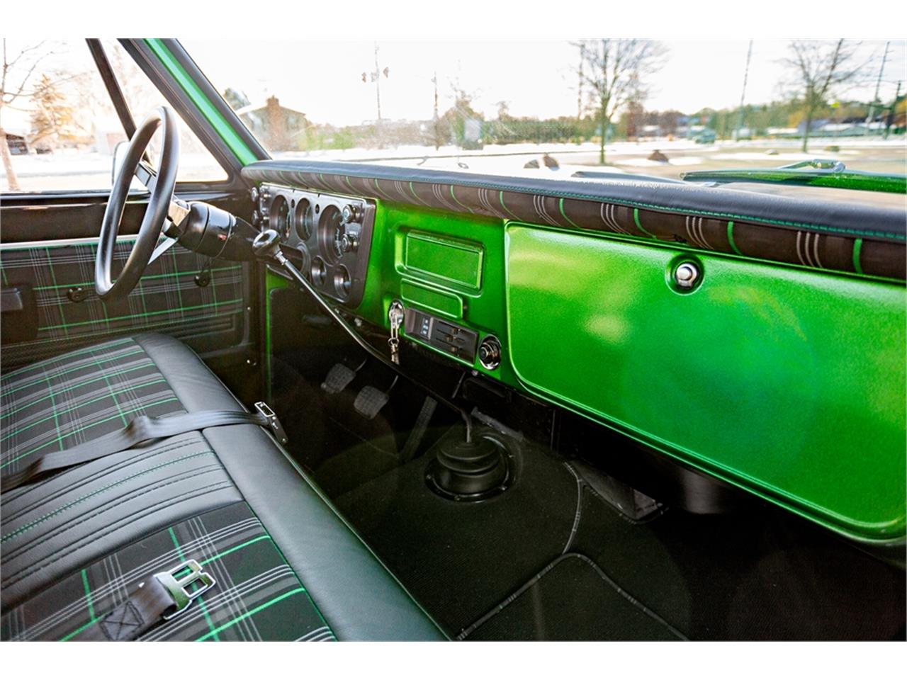 Chevrolet-C10-1968-Forest-Moss-Green-Black-and-Green-48