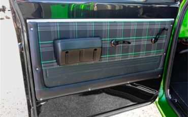 Chevrolet-C10-1968-Forest-Moss-Green-Black-and-Green-56