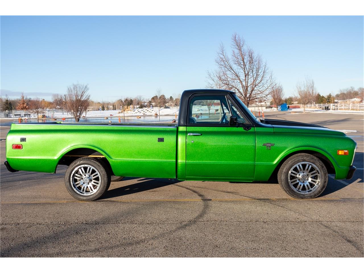 Chevrolet-C10-1968-Forest-Moss-Green-Black-and-Green-9
