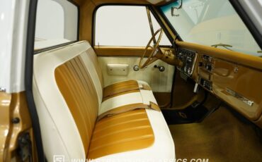 Chevrolet-C10-1968-Gold-Parchment-2