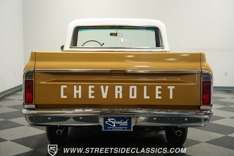 Chevrolet-C10-1968-Gold-Parchment-27