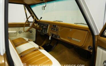 Chevrolet-C10-1968-Gold-Parchment-3