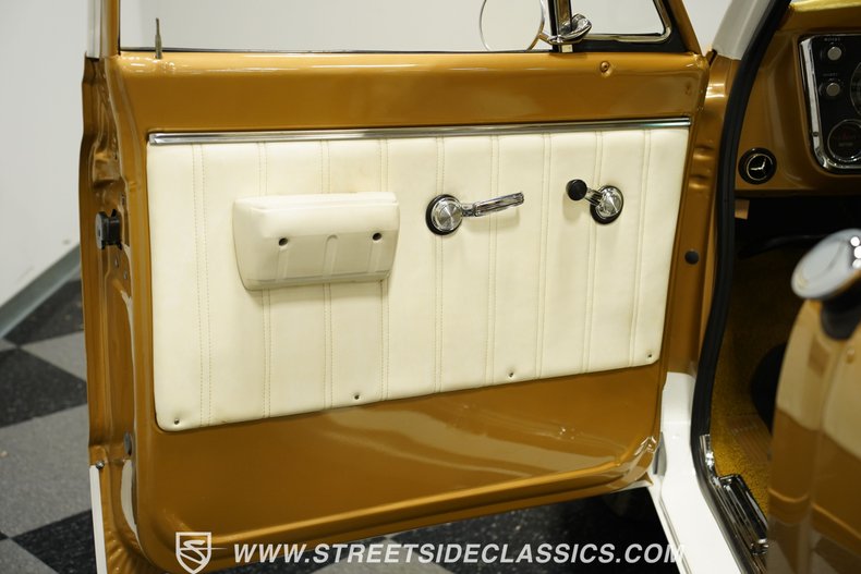 Chevrolet-C10-1968-Gold-Parchment-39