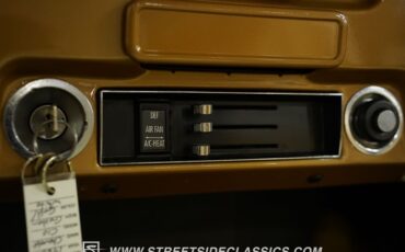 Chevrolet-C10-1968-Gold-Parchment-47