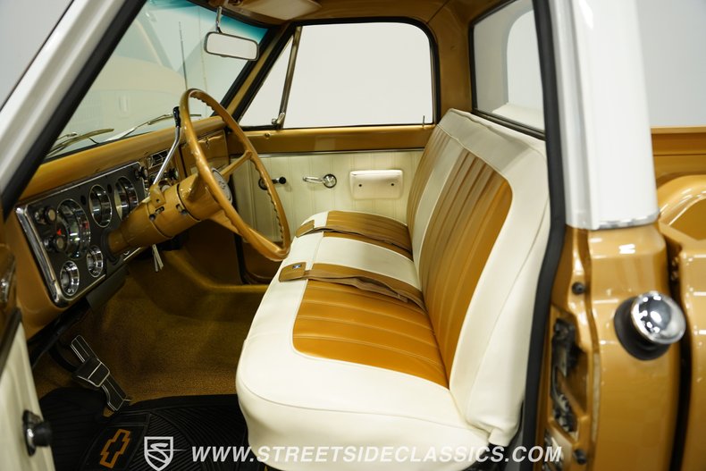 Chevrolet-C10-1968-Gold-Parchment-49