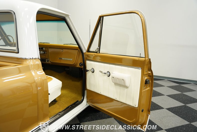 Chevrolet-C10-1968-Gold-Parchment-7