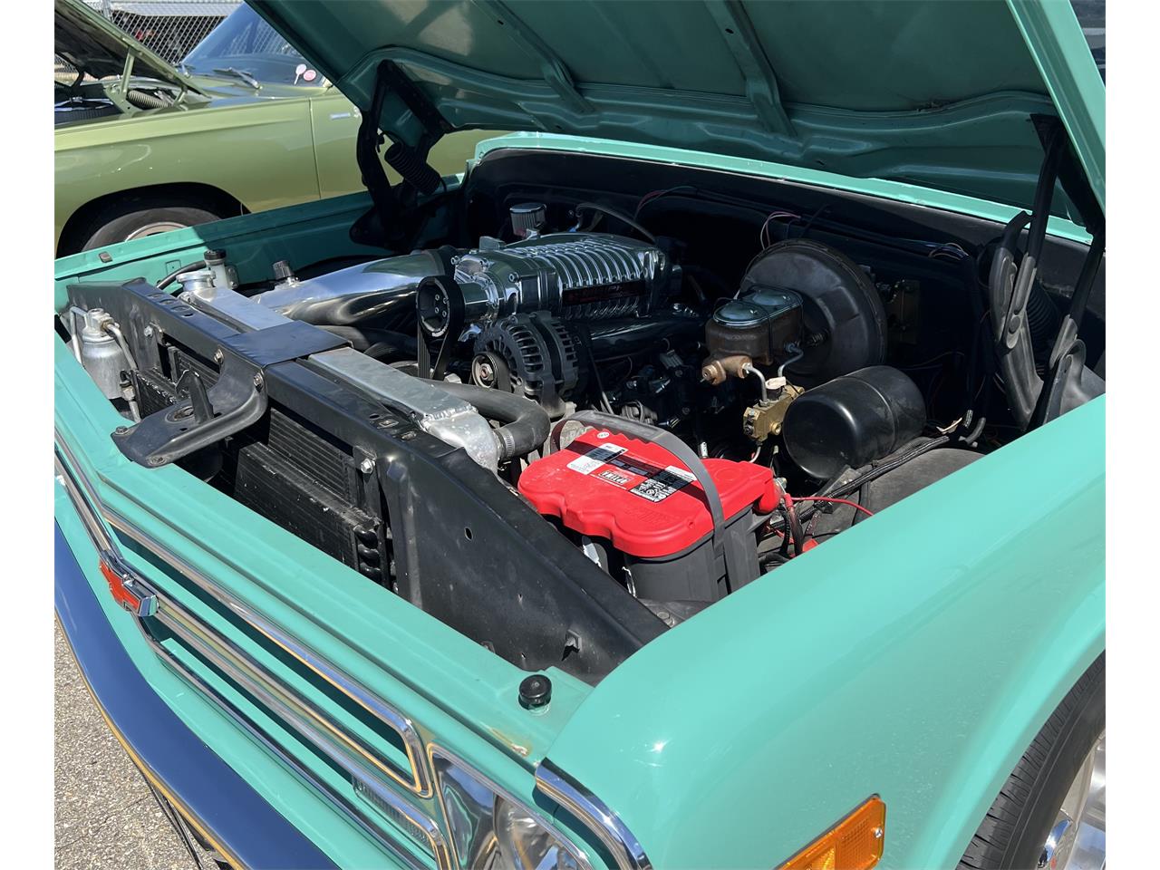 Chevrolet-C10-1968-Light-Green-Blackgray-leather-2